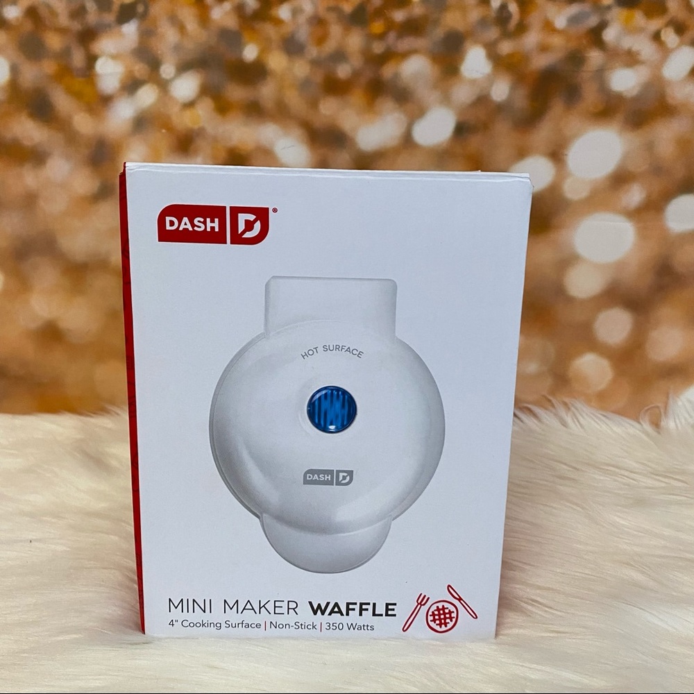 Dash Mini 4" White Non Stick Waffle Maker